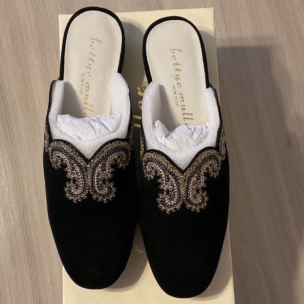 Elegant Black Mules with Gold Embroidery